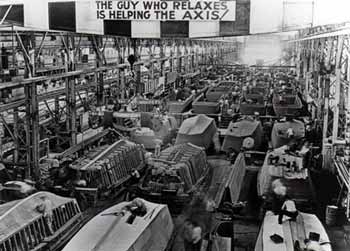 LCVP en construction dans les chantiers Higgins